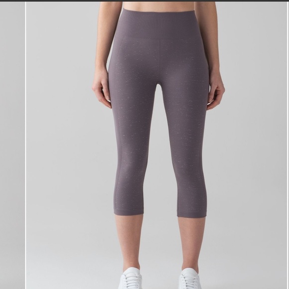 Lululemon Free To Flow Crop Magnum / White size 2 with a 17” inseam - Picture 7 of 12